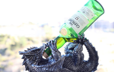Знакомьтесь: Белочка 🐿 и Зелёный Змий 🐍 — лучшие друзья алкоголиков!