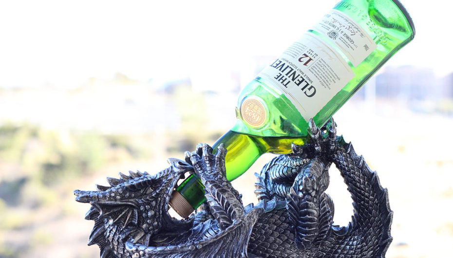 Знакомьтесь: Белочка 🐿 и Зелёный Змий 🐍 — лучшие друзья алкоголиков!